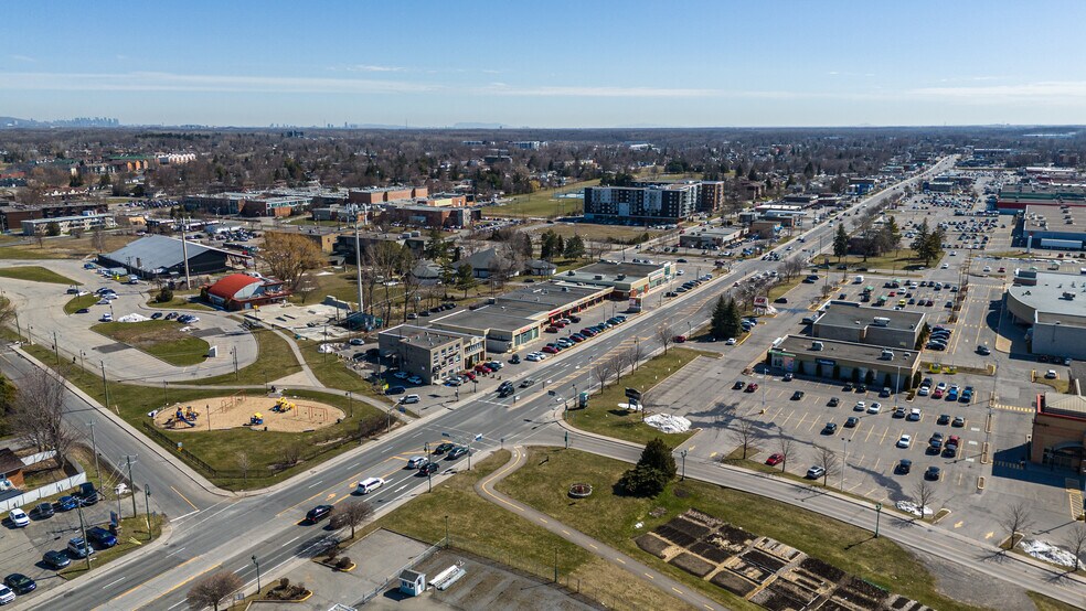 More Photos Of 75A-97 Boul D'anjou, Châteauguay Storefront For Lease