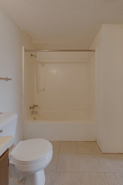 More Photos Of 225 E Hickory St, Hesston Apartments For Sale