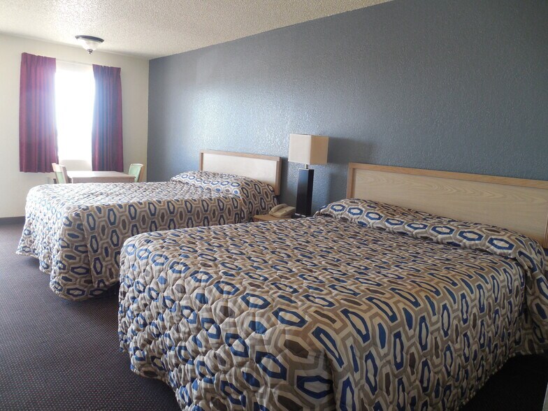 More Photos Of 10226 S 81 Hwy, Waukomis Hotel For Sale