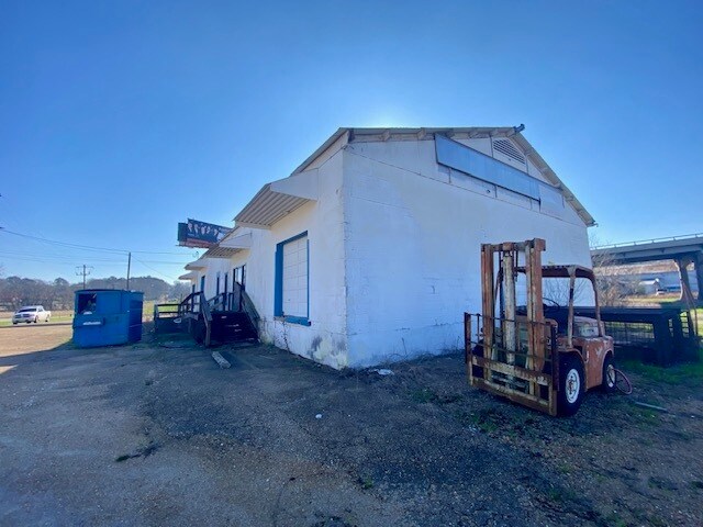 More Photos Of 115 Nehi Cir, Mccomb Industrial For Sale