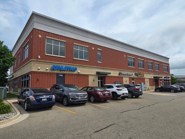 More Photos Of 1595 W Lake Lansing Rd, East Lansing Storefront For Lease