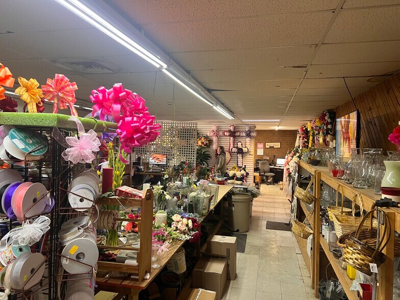 More Photos Of 3001 Pinecroft Rd, Greensboro General Retail For Sale