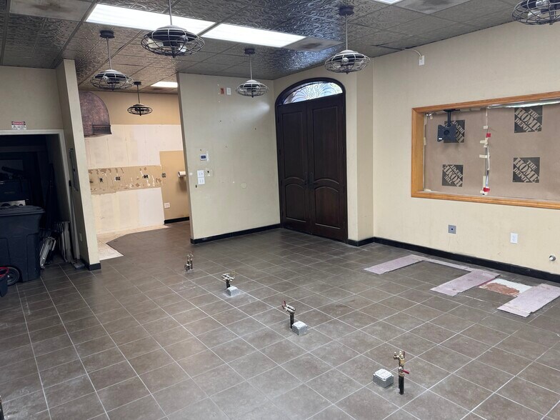 More Photos Of 109 N 5th St, Redlands Storefront For Lease