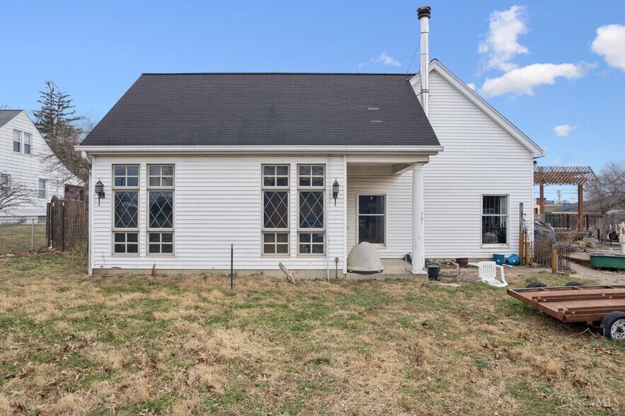 More Photos Of 4047 Mclean Dr, Cincinnati Office For Sale