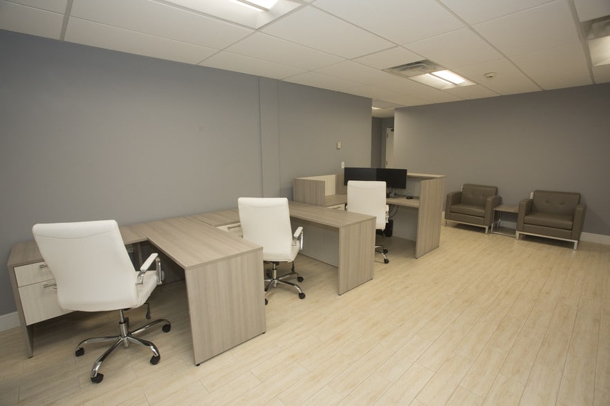 More Photos Of 185 Great Neck Rd, Great Neck Office For Lease