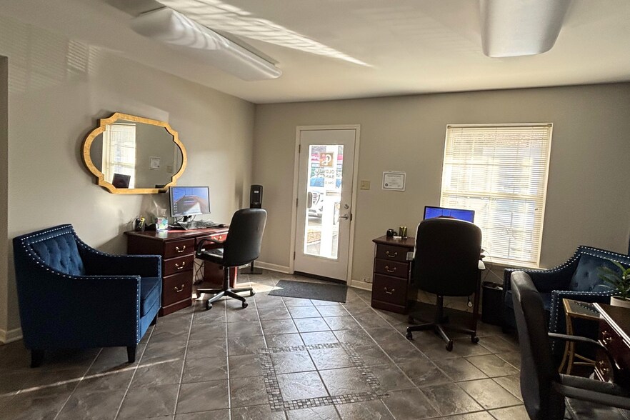 More Photos Of 5111 John F Kennedy Blvd, North Little Rock Office For Sale