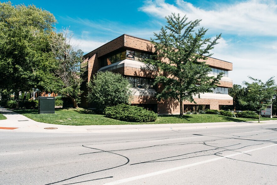 More Photos Of 120 Wellington St, London Office For Lease