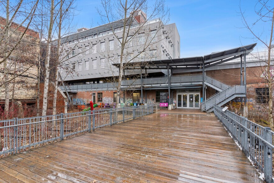 More Photos Of 550 Bayview Ave, Toronto Office For Lease