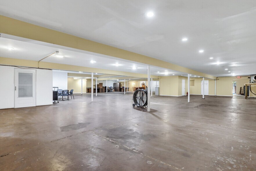 More Photos Of 4662 Rivers Ave, North Charleston Freestanding For Lease