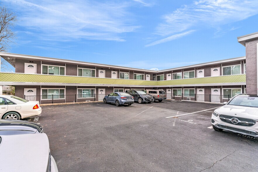 More Photos Of 1180 Saranap Ave, Walnut Creek Apartments For Sale