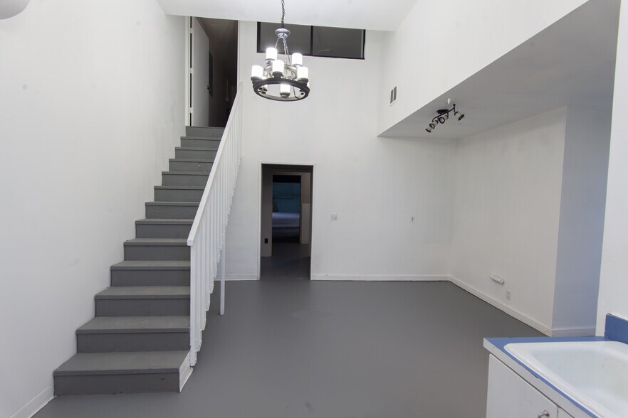 More Photos Of 1200-1218 N Killingsworth St, Portland Storefront For Sale