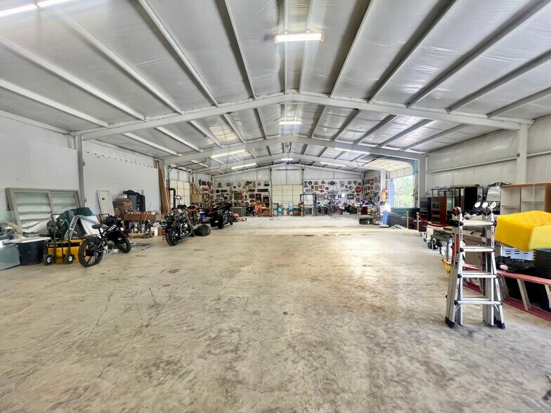 More Photos Of 12007 NE 23rd St, Choctaw Showroom For Sale
