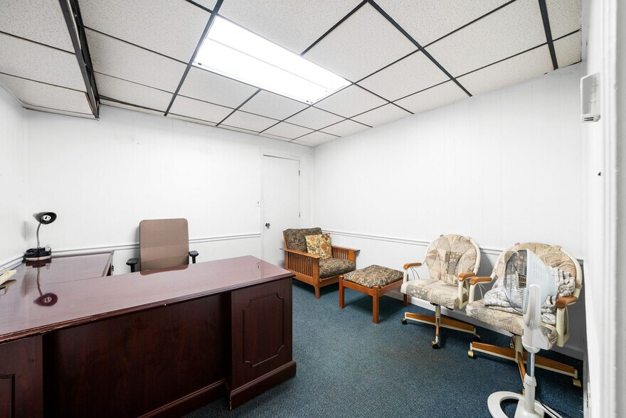 More Photos Of 1959 Fort Campbell Blvd, Clarksville Freestanding For Sale