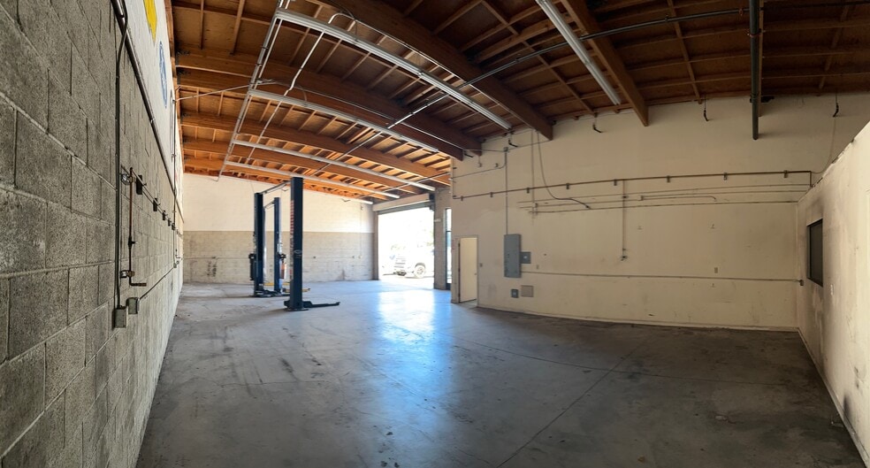 More Photos Of 11318-11328 Garvey Ave, El Monte Auto Repair For Lease