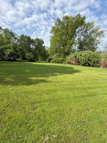 More Photos Of 915 Ohio Pike, Cincinnati Land For Sale