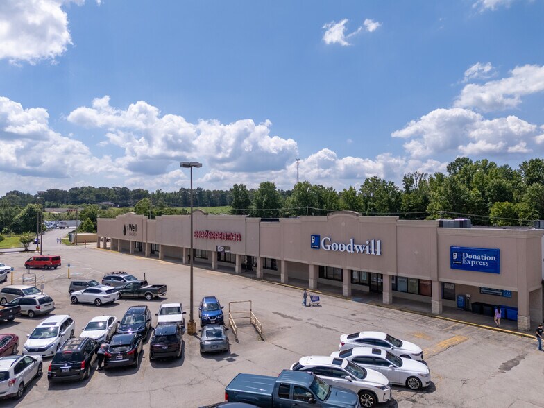 More Photos Of 677 W Church St, Lexington Unknown For Lease