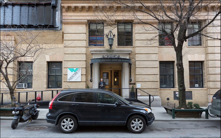 More Photos Of 55 Bethune St, New York Specialty For Lease