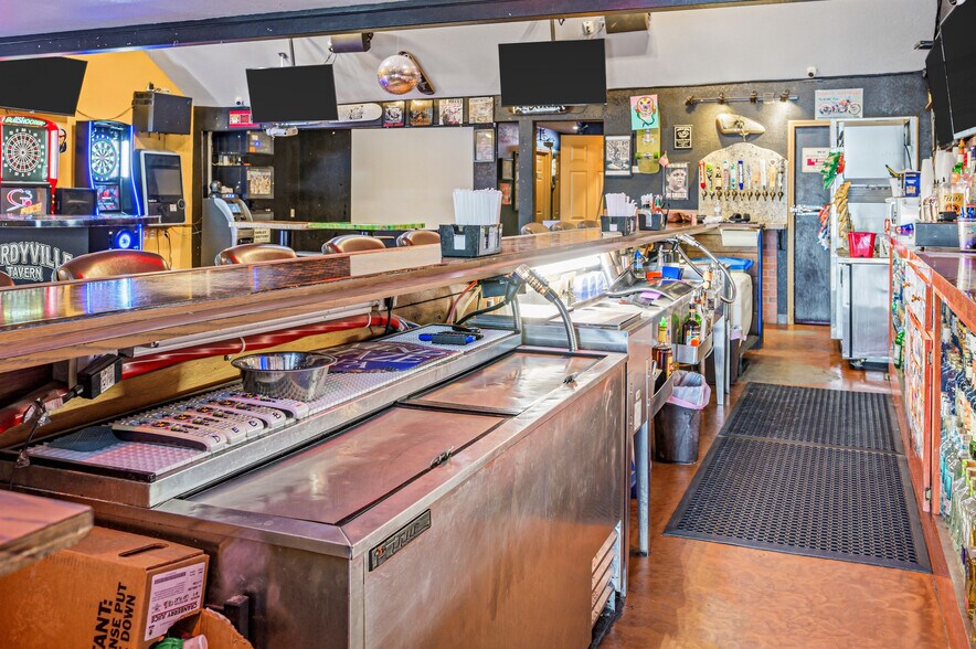 More Photos Of 877 Hancock Rd, Bullhead City Bar For Sale