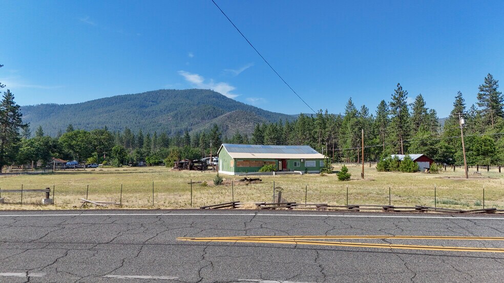 Primary Photo Of 5331 Easy St, Yreka General Retail For Sale