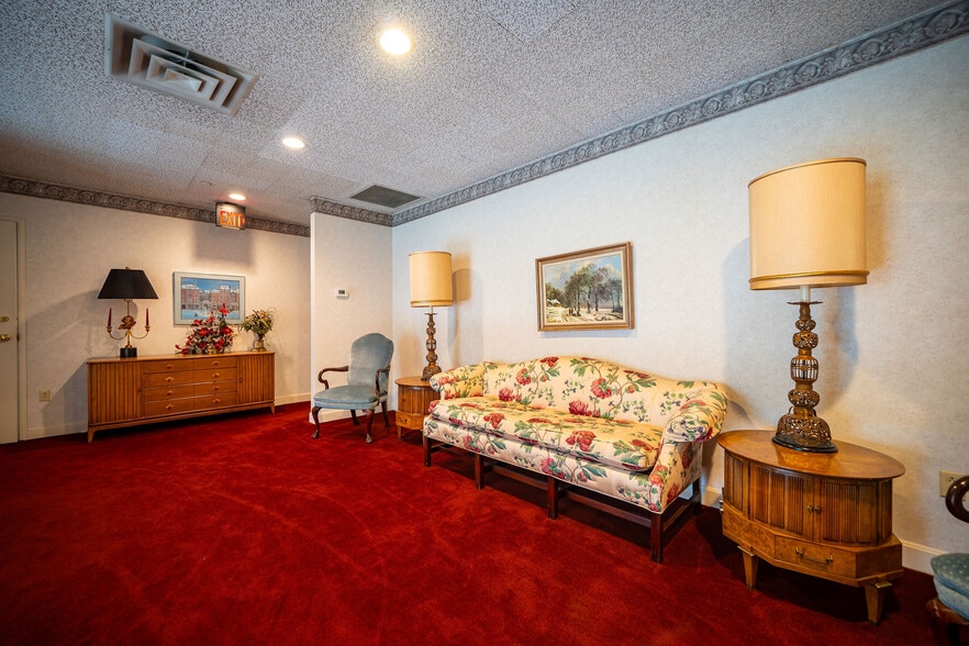 More Photos Of 2990 Bethel Rd, Columbus Funeral Home For Sale