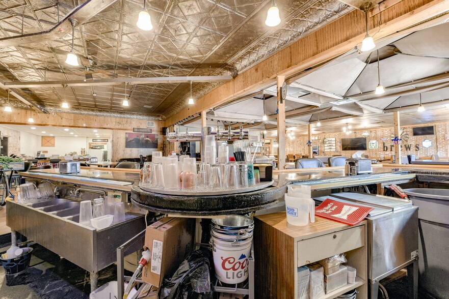 More Photos Of 644 Main St, North Bend Restaurant For Sale