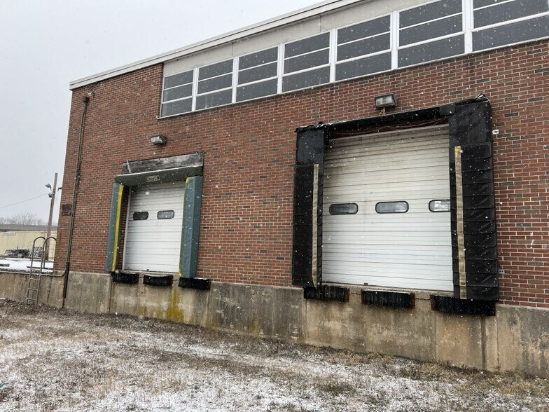 More Photos Of 150 Sandbank Rd, Cheshire Warehouse For Sale