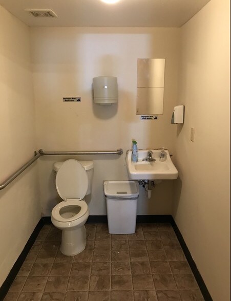 More Photos Of 1717 Warm Springs Rd, Columbus Office For Lease