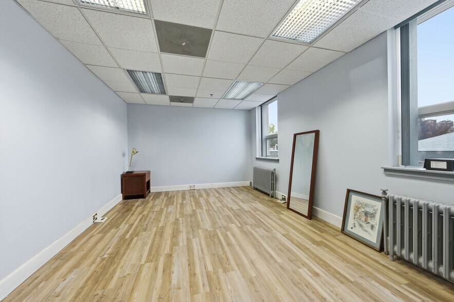 More Photos Of 910 Gilpin Ave, Wilmington Medical For Sale