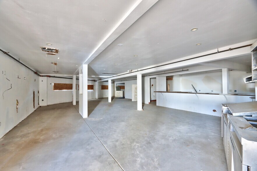 More Photos Of 2249 N Palm Canyon Dr, Palm Springs Hospitality For Sale