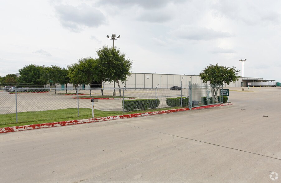More Photos Of 4608 W Highway 90, San Antonio Manufacturing For Sale