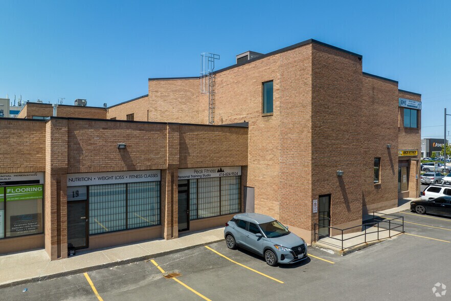 More Photos Of 90 Winges Rd, Vaughan Flex For Sale