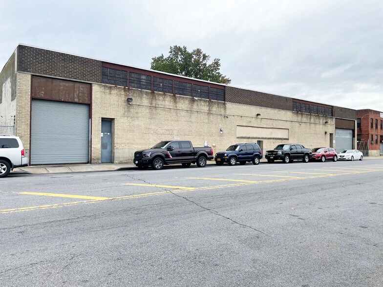 Primary Photo Of 61-26 Maurice Ave, Maspeth Warehouse For Sale