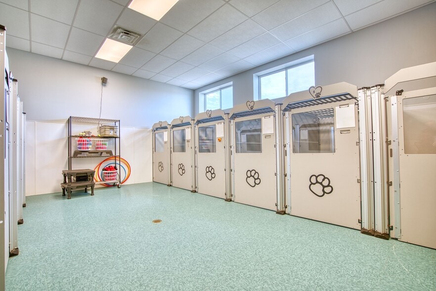 More Photos Of 1651 Skyway Dr, Longmont Warehouse For Sale