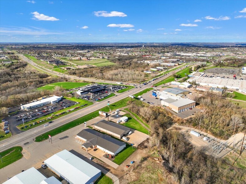 More Photos Of 4478-4488 Dodge St, Dubuque General Retail For Sale