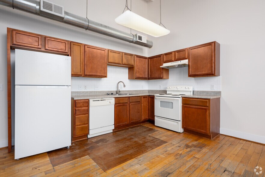 More Photos Of 614 Lynn St, Danville Apartments For Lease