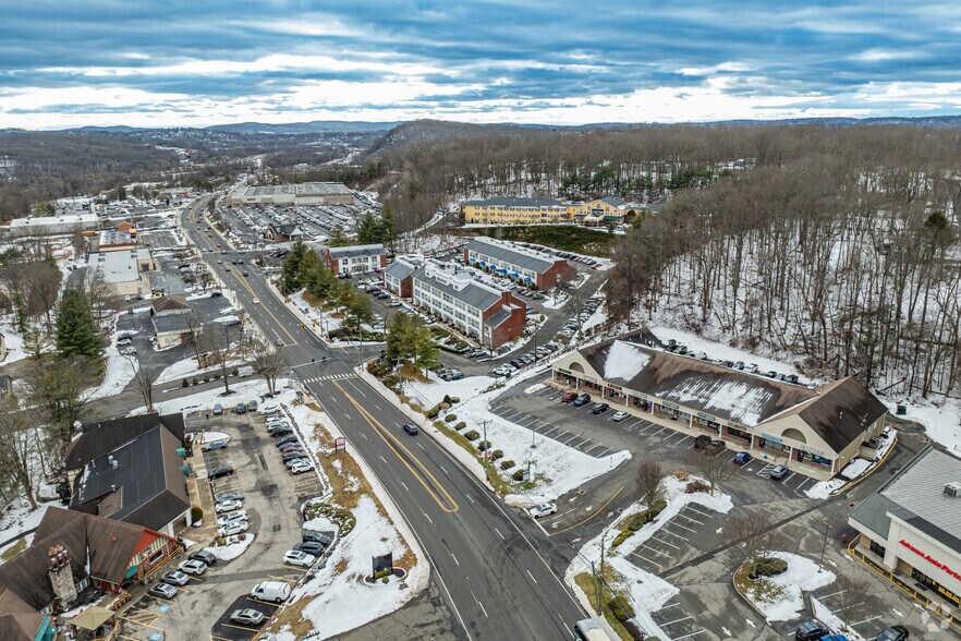 More Photos Of 246 Federal Rd, Brookfield Medical For Sale