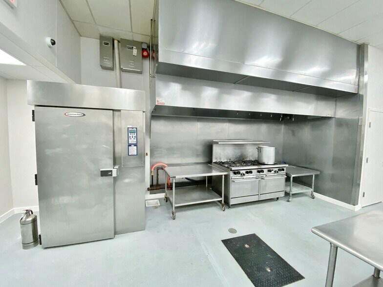 More Photos Of 1100-1146 Taft St, Rockville Warehouse For Lease