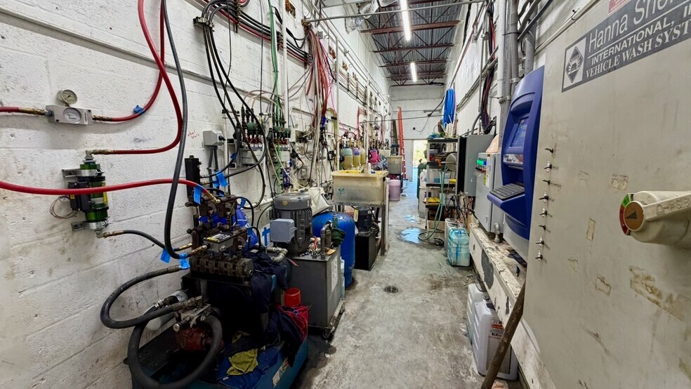 More Photos Of 287 S Indiana Ave, Englewood Freestanding For Sale