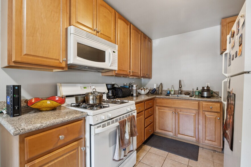 More Photos Of 1140 El Camino Real, Burlingame Apartments For Sale