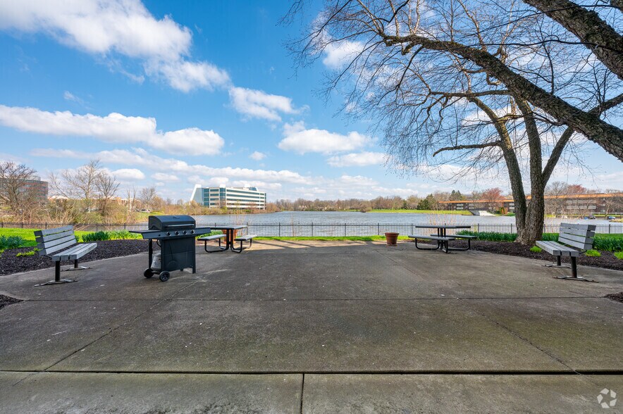 More Photos Of 8777 Purdue Rd, Indianapolis Office For Lease