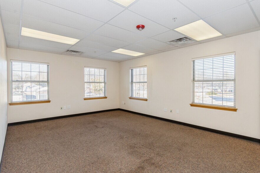 More Photos Of 520 10th Ave, Coralville Medical For Sale