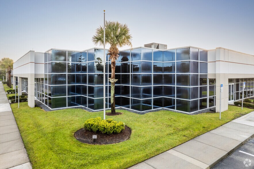 Primary Photo Of 2721 Discovery Dr, Orlando Research And Development For Lease