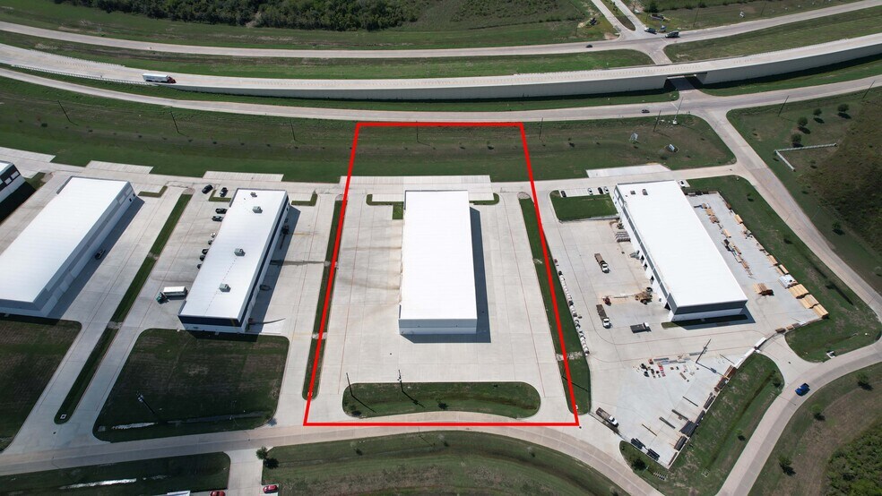 More Photos Of 8223 Parkside Ave, Baytown Warehouse For Lease