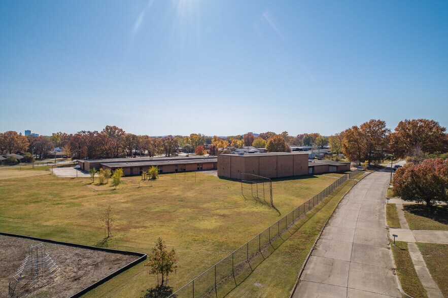 More Photos Of 200 Forrest Park Rd, Bartlesville Religious Facility For Sale