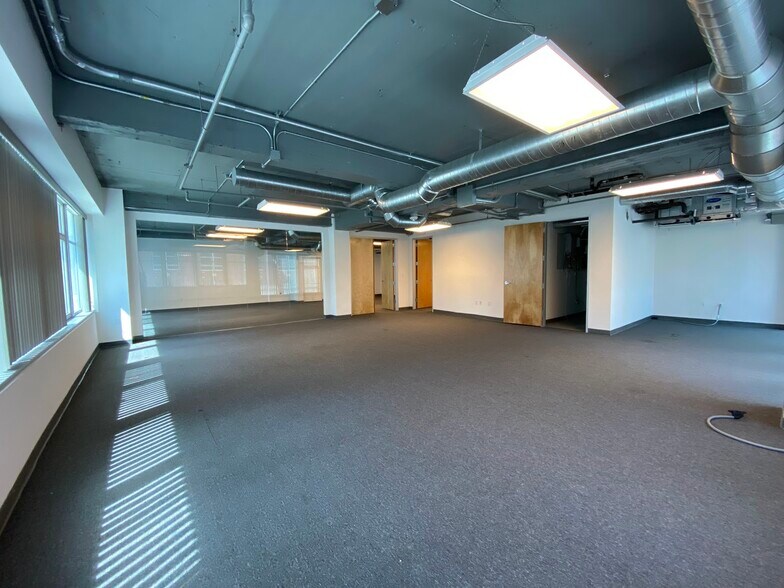 More Photos Of 14 NE 1st Ave, Miami Office For Sale