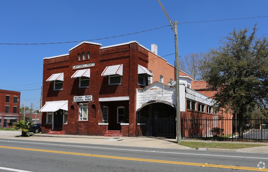 More Photos Of 525 Beaver St, Jacksonville Cemetery Mausoleum For Lease