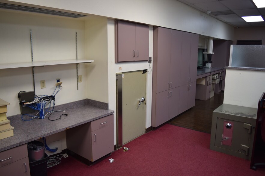More Photos Of 2141 Tuloso Rd, Corpus Christi Bank For Sale