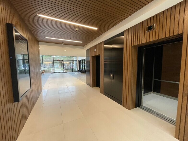 More Photos Of 6649 Westwood Blvd, Orlando Unknown For Lease