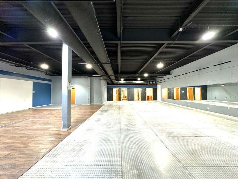 More Photos Of 14785 W 101st Ave, Dyer Medical For Lease