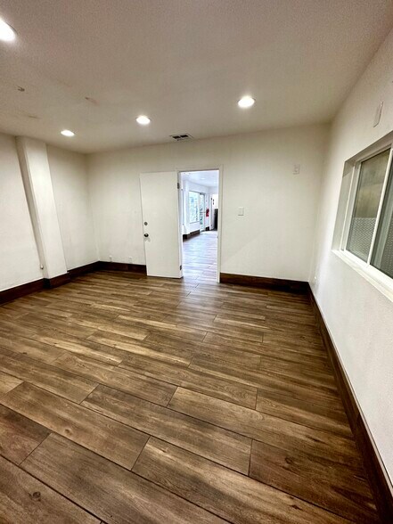 More Photos Of 2560-2590 Lafayette St, Santa Clara Warehouse For Lease